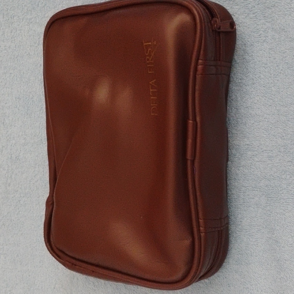 Vintage Delta Airlines Travel Kit